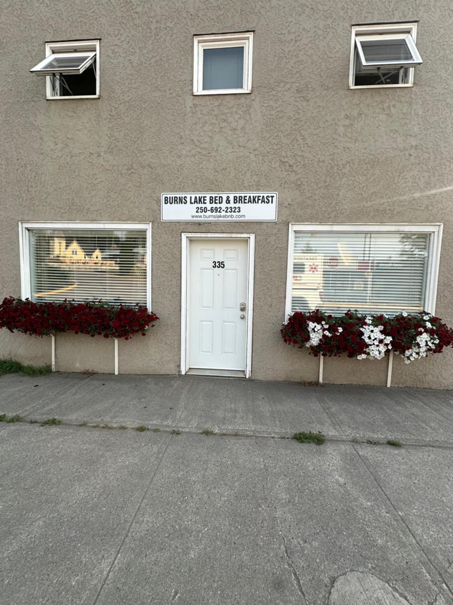 Burns Lake Bed And Breakfast Екстер'єр фото