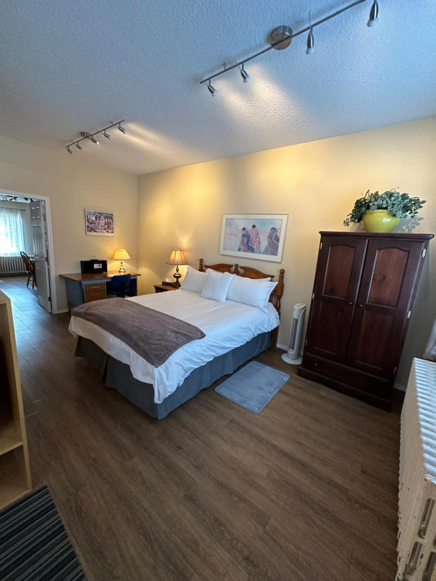 Burns Lake Bed And Breakfast Екстер'єр фото