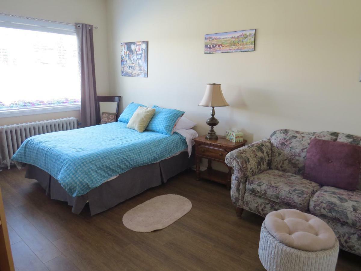 Burns Lake Bed And Breakfast Екстер'єр фото
